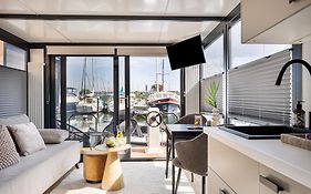 Cosy Tiny Houseboats Near Beach And Restaurants By Weltevreden Experience