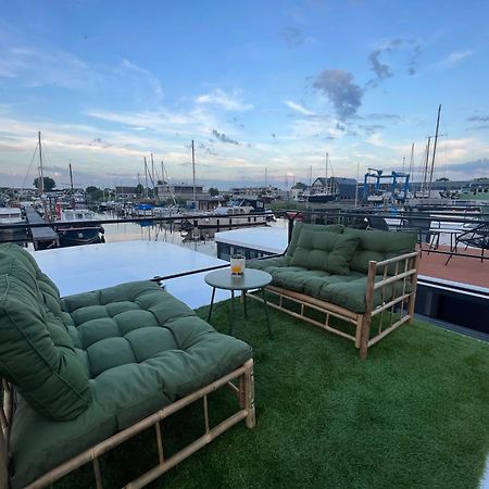 Cosy Tiny Houseboats Near Beach And Restaurants By Weltevreden Experience Zeewolde Buitenkant foto