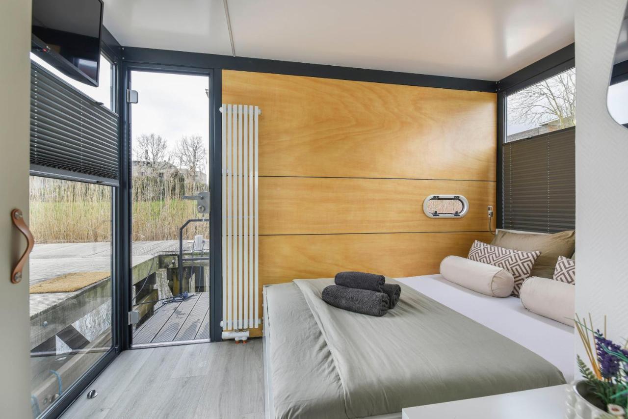Cosy Tiny Houseboats Near Beach And Restaurants By Weltevreden Experience Zeewolde Buitenkant foto