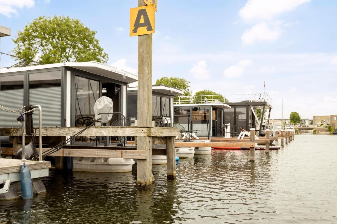 Cosy Tiny Houseboats Near Beach And Restaurants By Weltevreden Experience Zeewolde Buitenkant foto