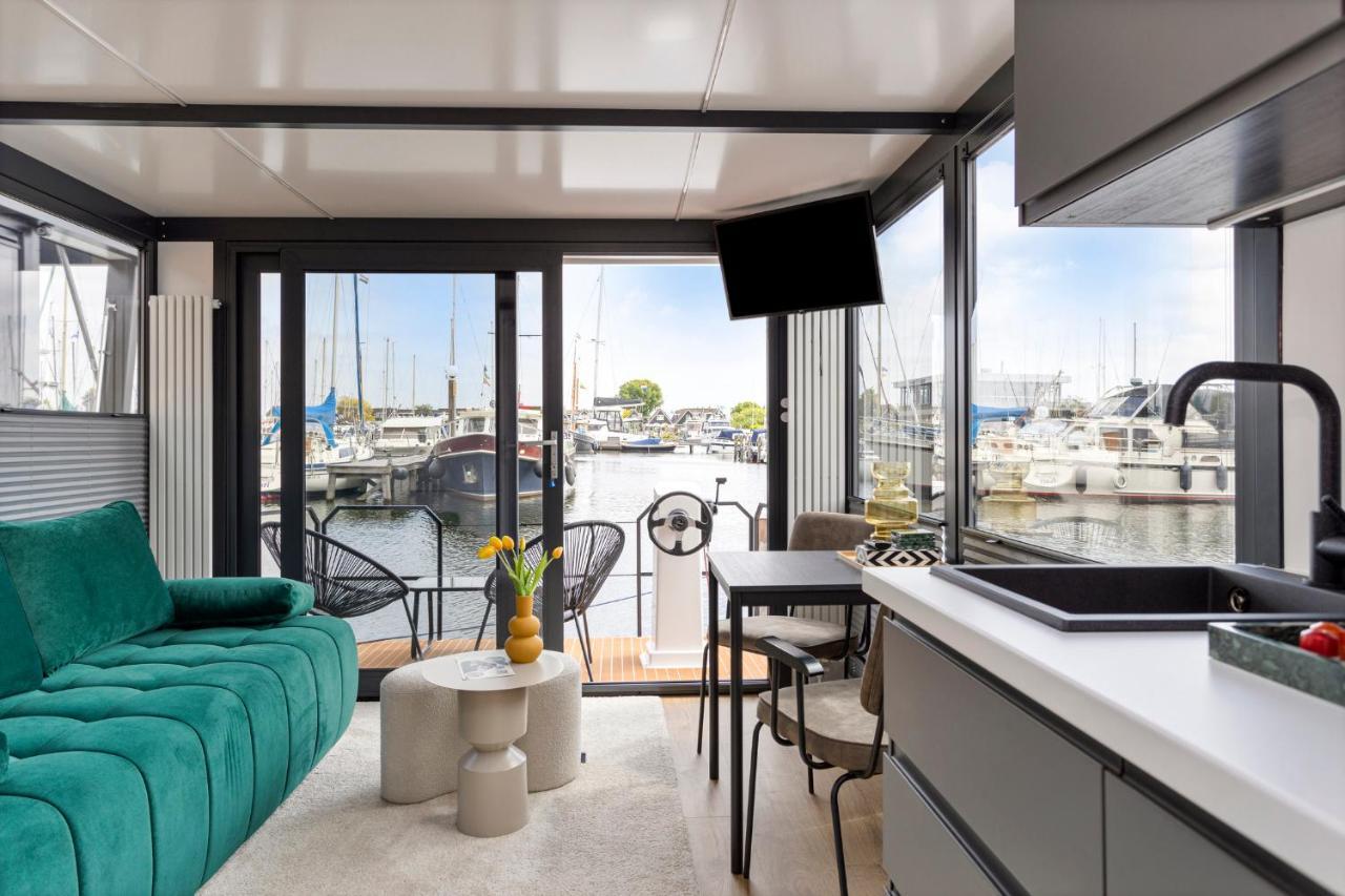 Cosy Tiny Houseboats Near Beach And Restaurants By Weltevreden Experience Zeewolde Buitenkant foto