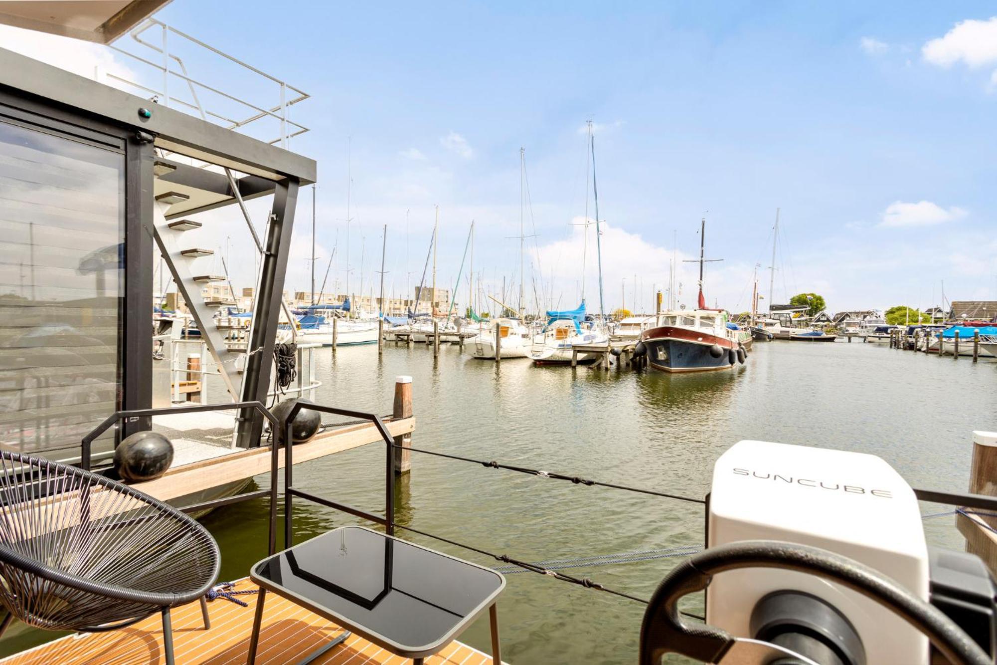 Cosy Tiny Houseboats Near Beach And Restaurants By Weltevreden Experience Zeewolde Buitenkant foto