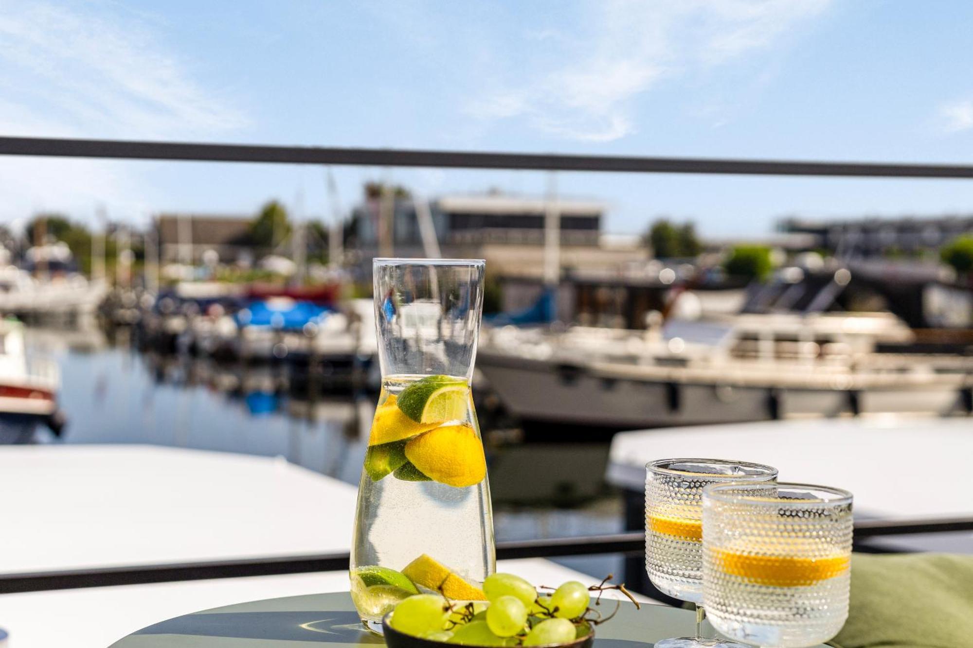 Cosy Tiny Houseboats Near Beach And Restaurants By Weltevreden Experience Zeewolde Buitenkant foto