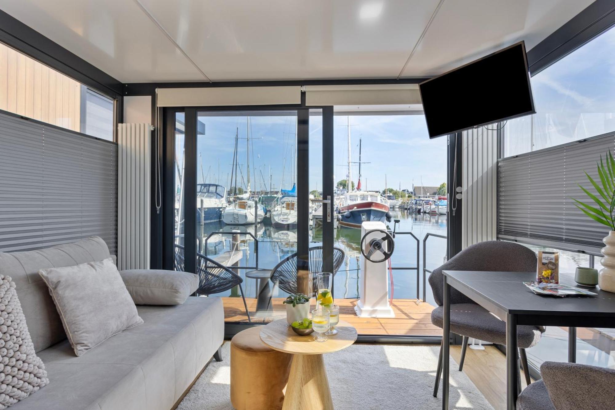 Cosy Tiny Houseboats Near Beach And Restaurants By Weltevreden Experience Zeewolde Buitenkant foto