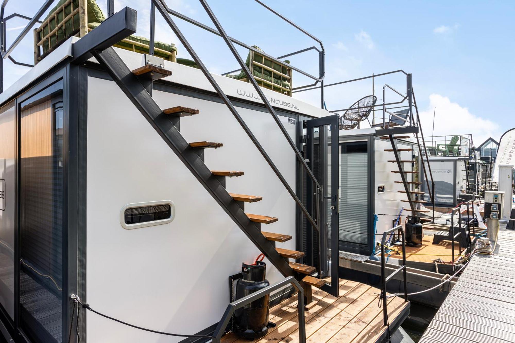 Cosy Tiny Houseboats Near Beach And Restaurants By Weltevreden Experience Zeewolde Buitenkant foto