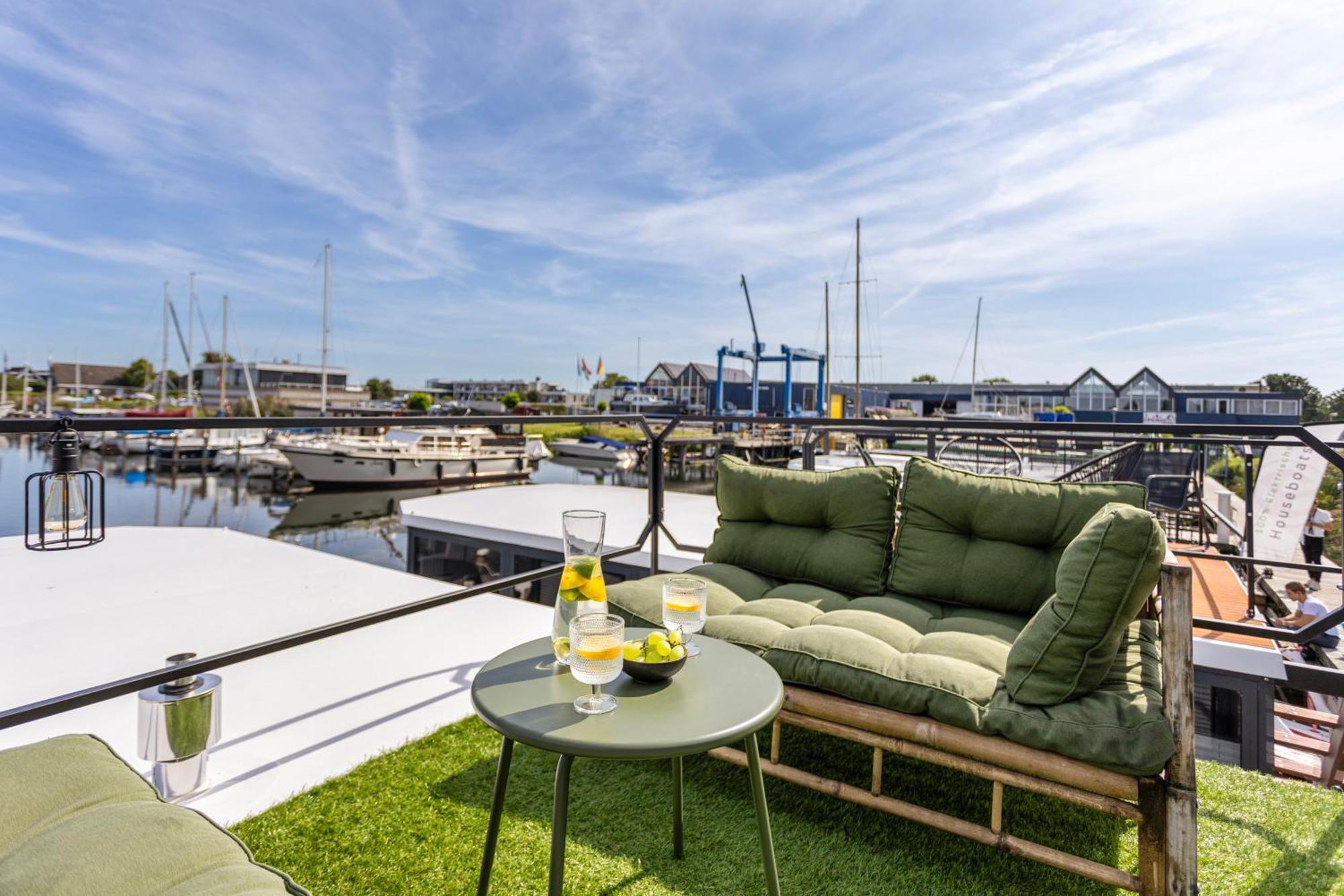 Cosy Tiny Houseboats Near Beach And Restaurants By Weltevreden Experience Zeewolde Buitenkant foto