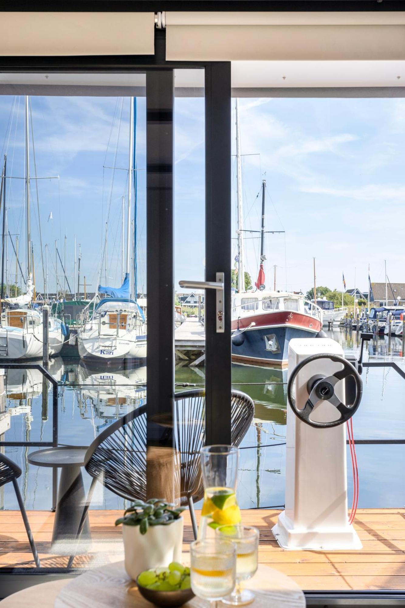 Cosy Tiny Houseboats Near Beach And Restaurants By Weltevreden Experience Zeewolde Buitenkant foto